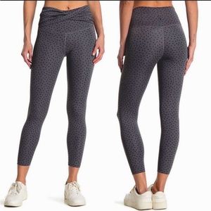 NWT Nike Training Yoga 7/8 Leggings